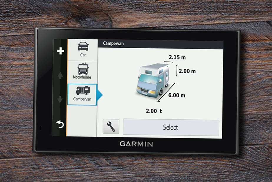 View of the Garmin Camper 660 LMT-D. We are inputting the specs of the motorhome so that the device can guide us on routes that will be suitable for the vehicle.