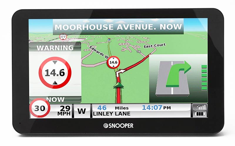 The Snooper Ventura S8110 is warning drawing our attention to a road restriction and offering to take us an alternative way which will be suitable for our motorhome