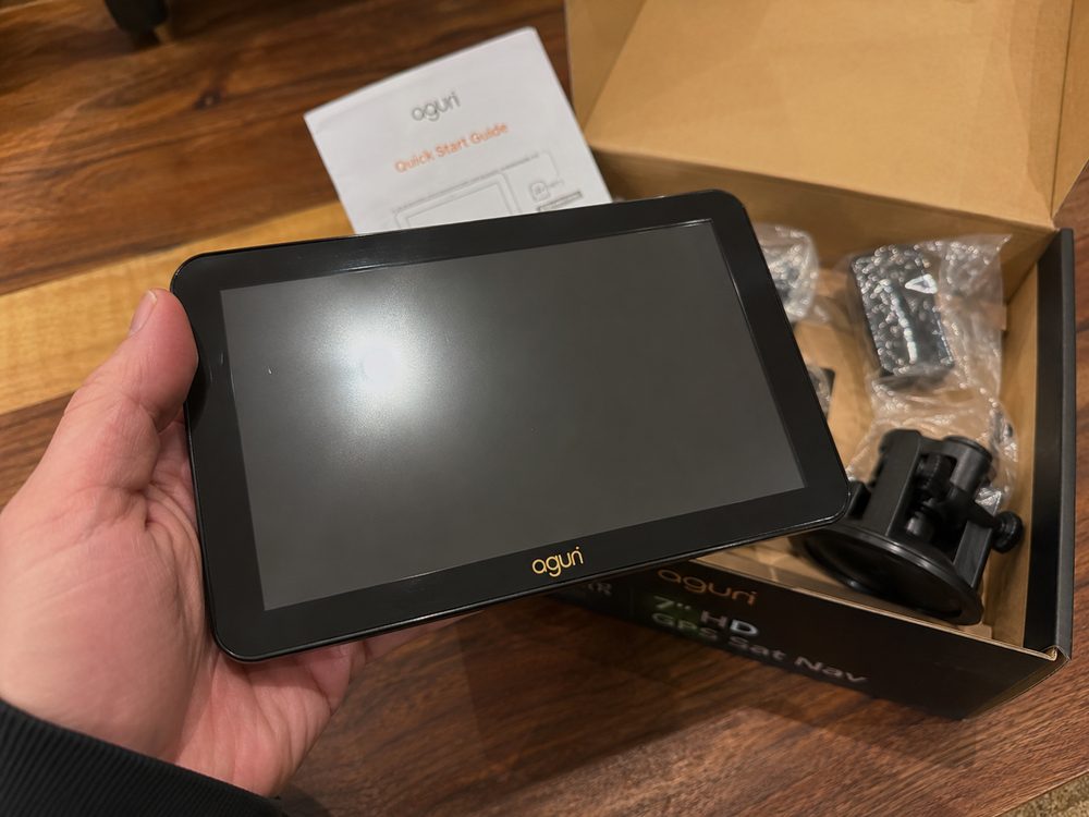 The Aguri RV760, windscreen mount and accessories in the box